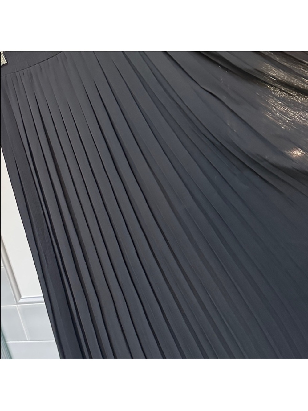 Grace & Mila nwot beautiful black pleated skirt